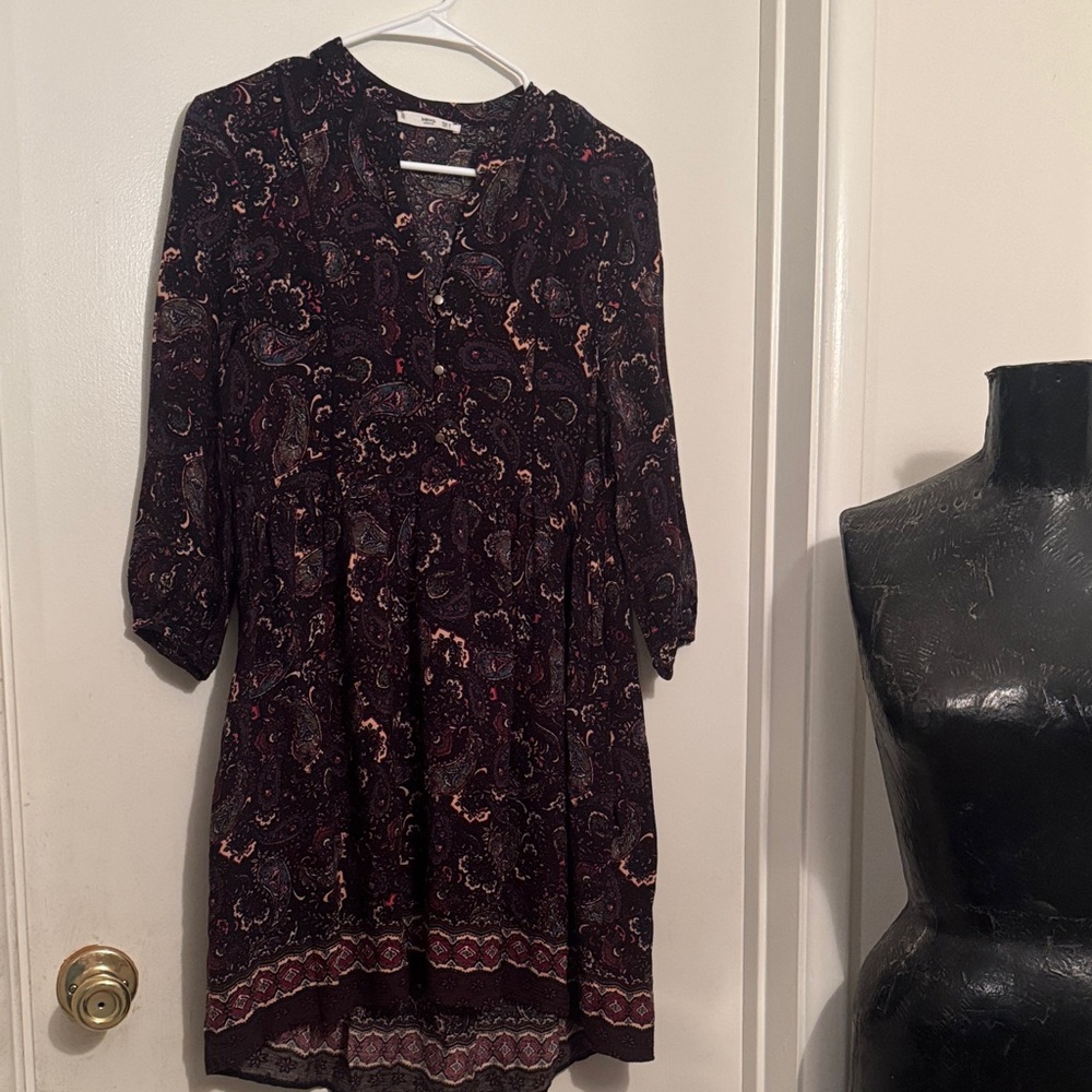 Chic Paisley Midi Dress in Black and Red